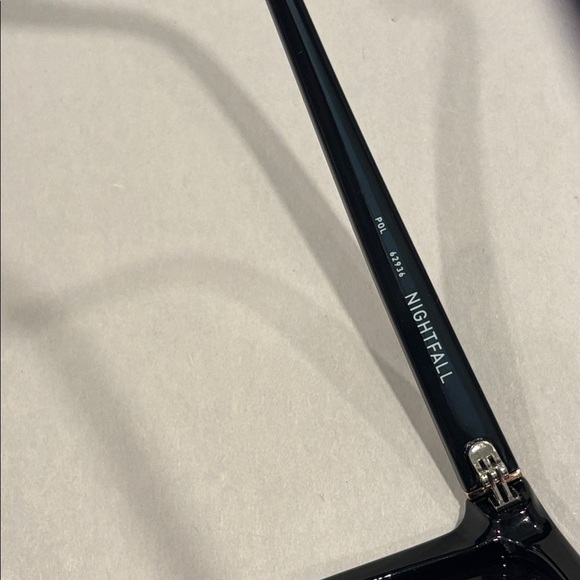 Quay Nightfall Oversized Shield Sunglasses In Black - Picture 5 of 9